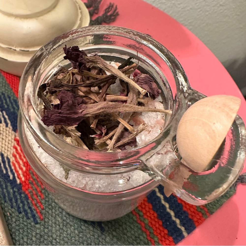 Tea Tree Oil - Picture 2 of 4